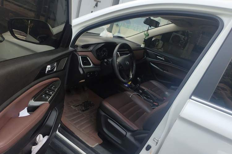 Used CHANGAN Lingxuan 2017 1.6L Manual Happiness Edition Driver Seat
