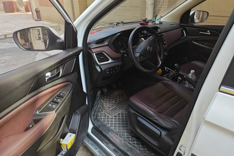 Used CHANGAN Lingxuan 2017 1.6L Manual Elite Model Driver Seat