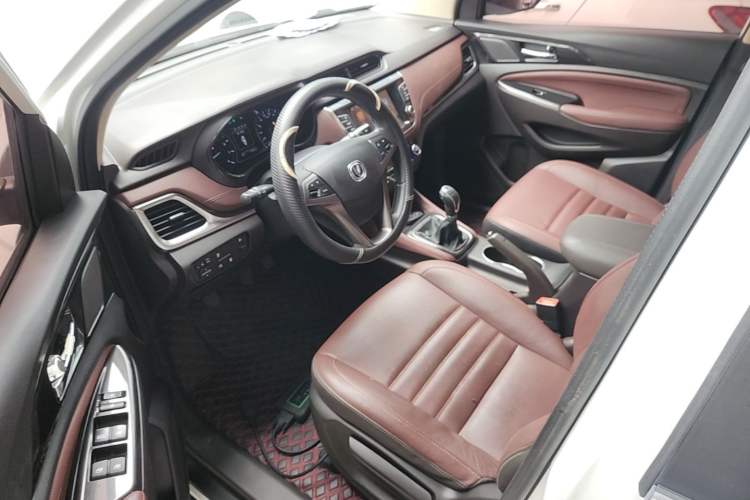 Used CHANGAN Lingxuan 2017 1.6L Manual Elite Model Driver Seat