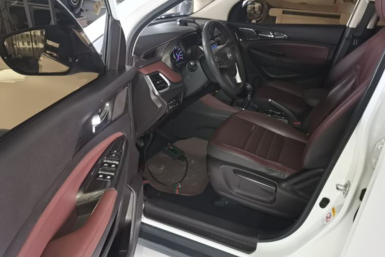 Used CHANGAN Lingxuan 2017 1.6L Manual Elite Model Driver Seat