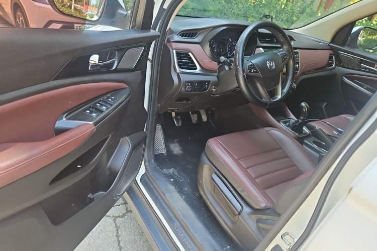 Used CHANGAN Lingxuan 2017 1.6L Manual Happiness Edition Driver Seat