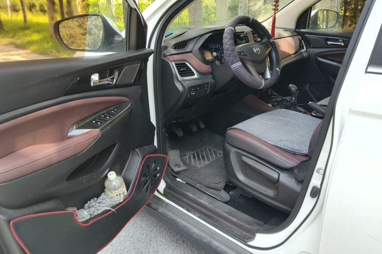 Used CHANGAN Lingxuan 2017 1.6L Manual Happiness Edition Driver Seat