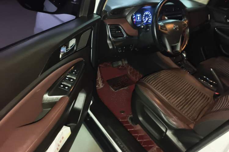 Used CHANGAN Lingxuan 2017 1.5T Automatic Lehuo Happy Edition Driver Seat