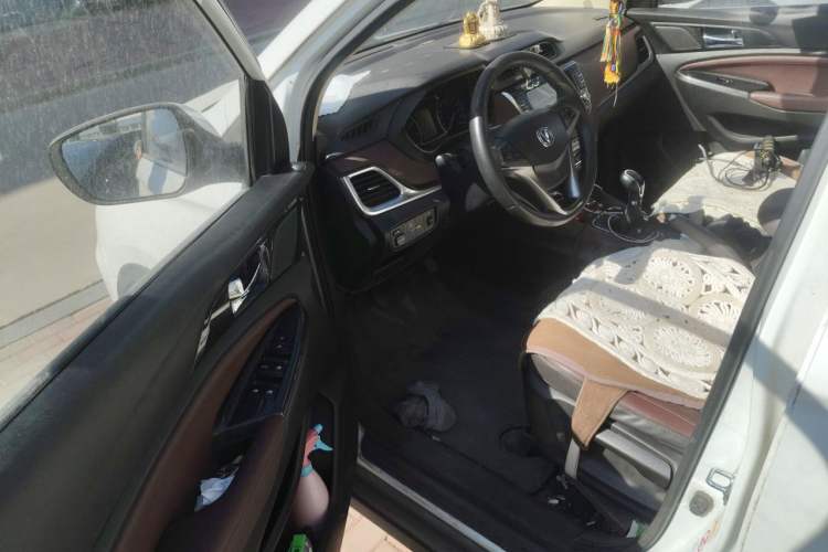 Used CHANGAN Lingxuan 2017 1.6L Manual Happiness Edition Driver Seat