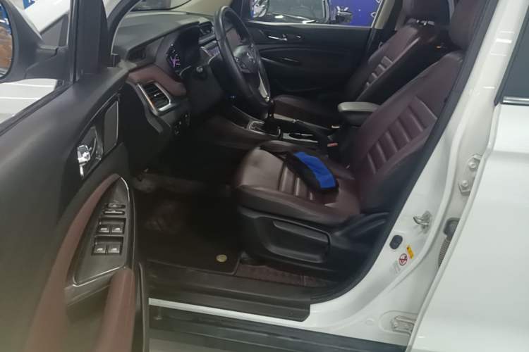 Used CHANGAN Lingxuan 2017 1.6L Manual Happiness Edition Driver Seat