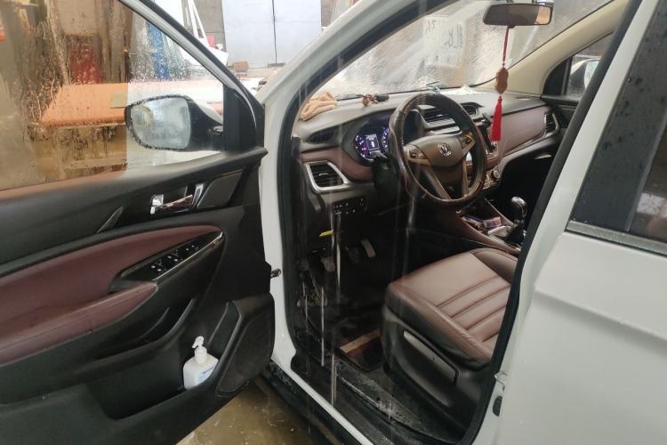 Used CHANGAN Lingxuan 2017 1.6L Manual Elite Model Driver Seat