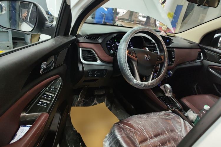 Used CHANGAN Lingxuan 2017 1.5T Automatic Lehuo Happy Edition Driver Seat