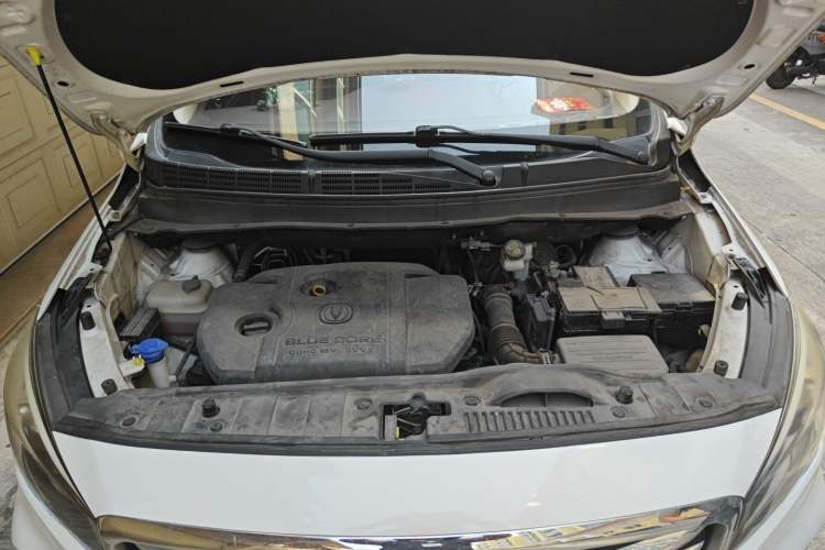 Used CHANGAN Lingxuan 2017 1.6L Manual Elite Model Engine Bay