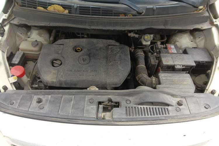 Used CHANGAN Lingxuan 2017 1.6L Manual Elite Model Engine Bay