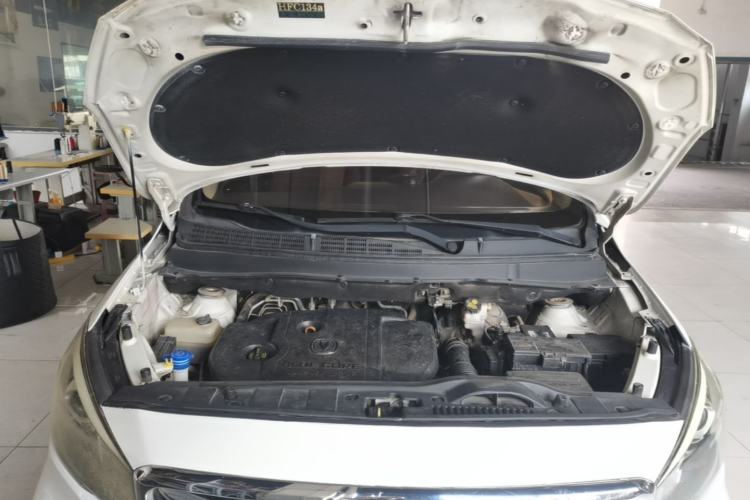 Used CHANGAN Lingxuan 2017 1.6L Manual Elite Model Engine Bay