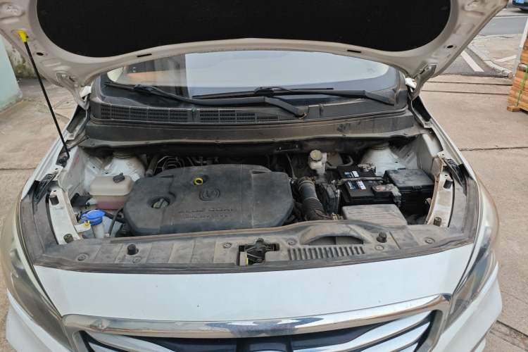 Used CHANGAN Lingxuan 2017 1.6L Manual Happiness Edition Engine Bay