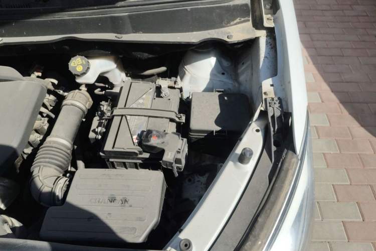 Used CHANGAN Lingxuan 2017 1.6L Manual Happiness Edition Engine Bay Left