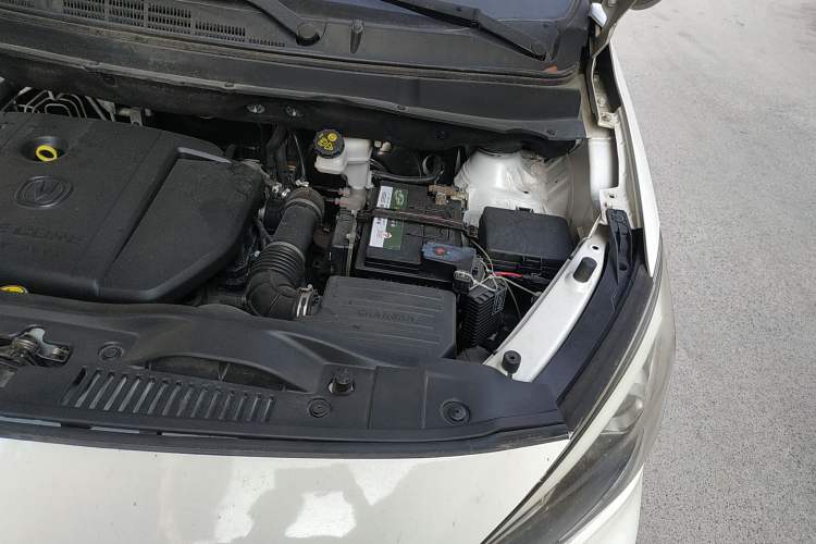 Used CHANGAN Lingxuan 2017 1.6L Manual Happiness Edition Engine Bay Left