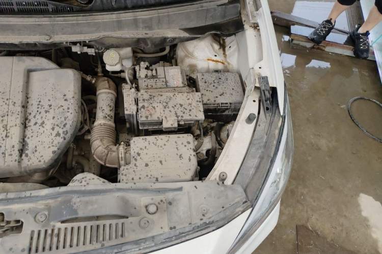 Used CHANGAN Lingxuan 2017 1.6L Manual Elite Model Engine Bay Left