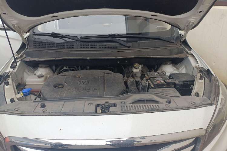 Used CHANGAN Lingxuan 2017 1.6L Manual Happiness Edition Engine Bay