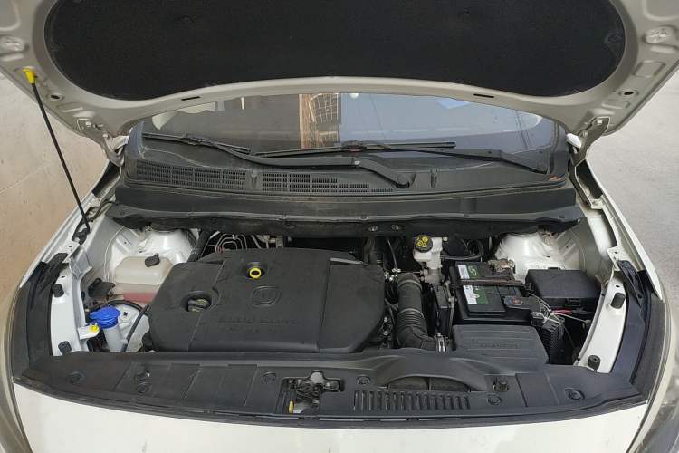 Used CHANGAN Lingxuan 2017 1.6L Manual Happiness Edition Engine Bay