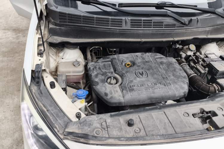 Used CHANGAN Lingxuan 2017 1.6L Manual Elite Model Engine Bay Right