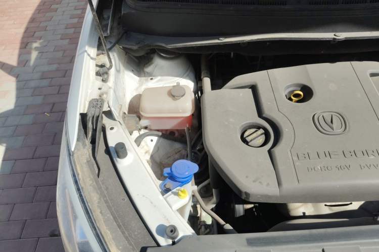 Used CHANGAN Lingxuan 2017 1.6L Manual Happiness Edition Engine Bay Right