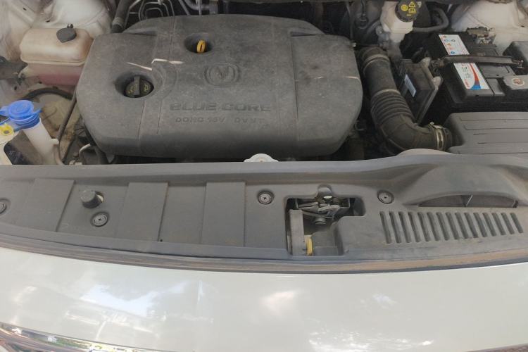 Used CHANGAN Lingxuan 2017 1.6L Manual Happiness Edition Engine Bay