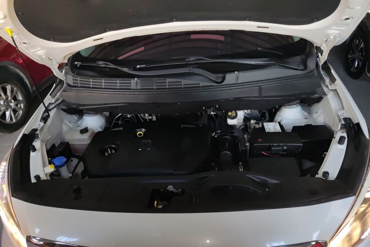Used CHANGAN Lingxuan 2017 1.6L Manual Elite Model Engine Bay