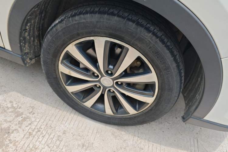 Used CHANGAN Lingxuan 2017 1.5T Manual Joyful & Happy Model Exterior 1