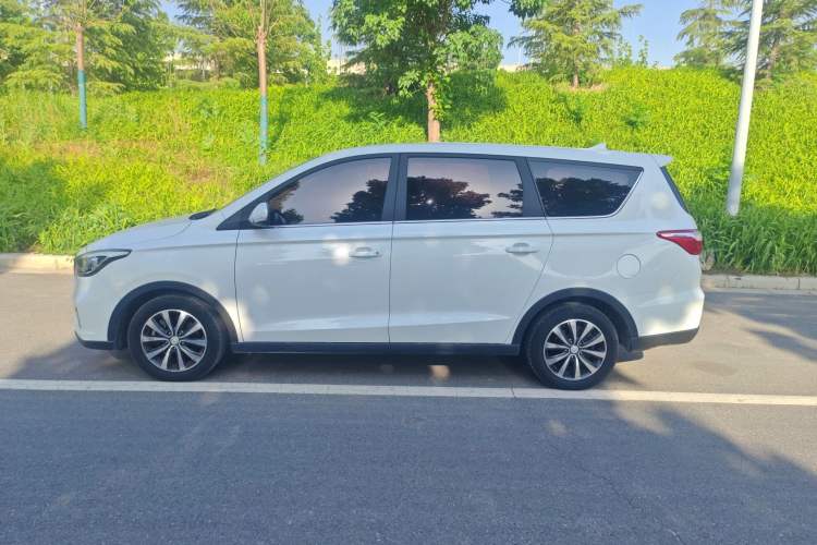 Used CHANGAN Lingxuan 2017 1.5T Automatic Lehuo Happy Edition Exterior 4