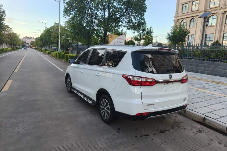 Used CHANGAN Lingxuan 2017 1.5T Manual Joyful & Happy Model Exterior 4