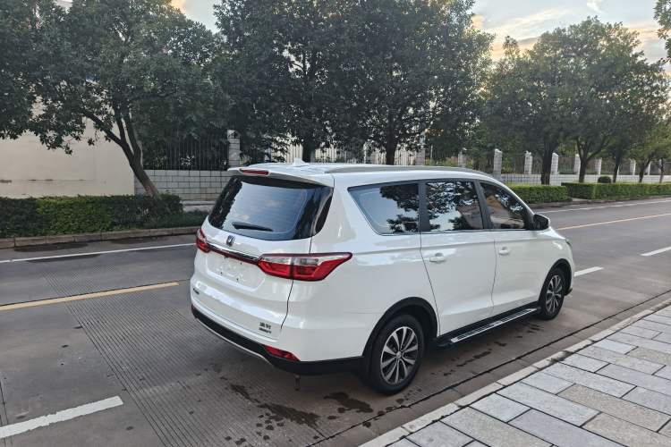 Used CHANGAN Lingxuan 2017 1.5T Manual Joyful & Happy Model Exterior 6