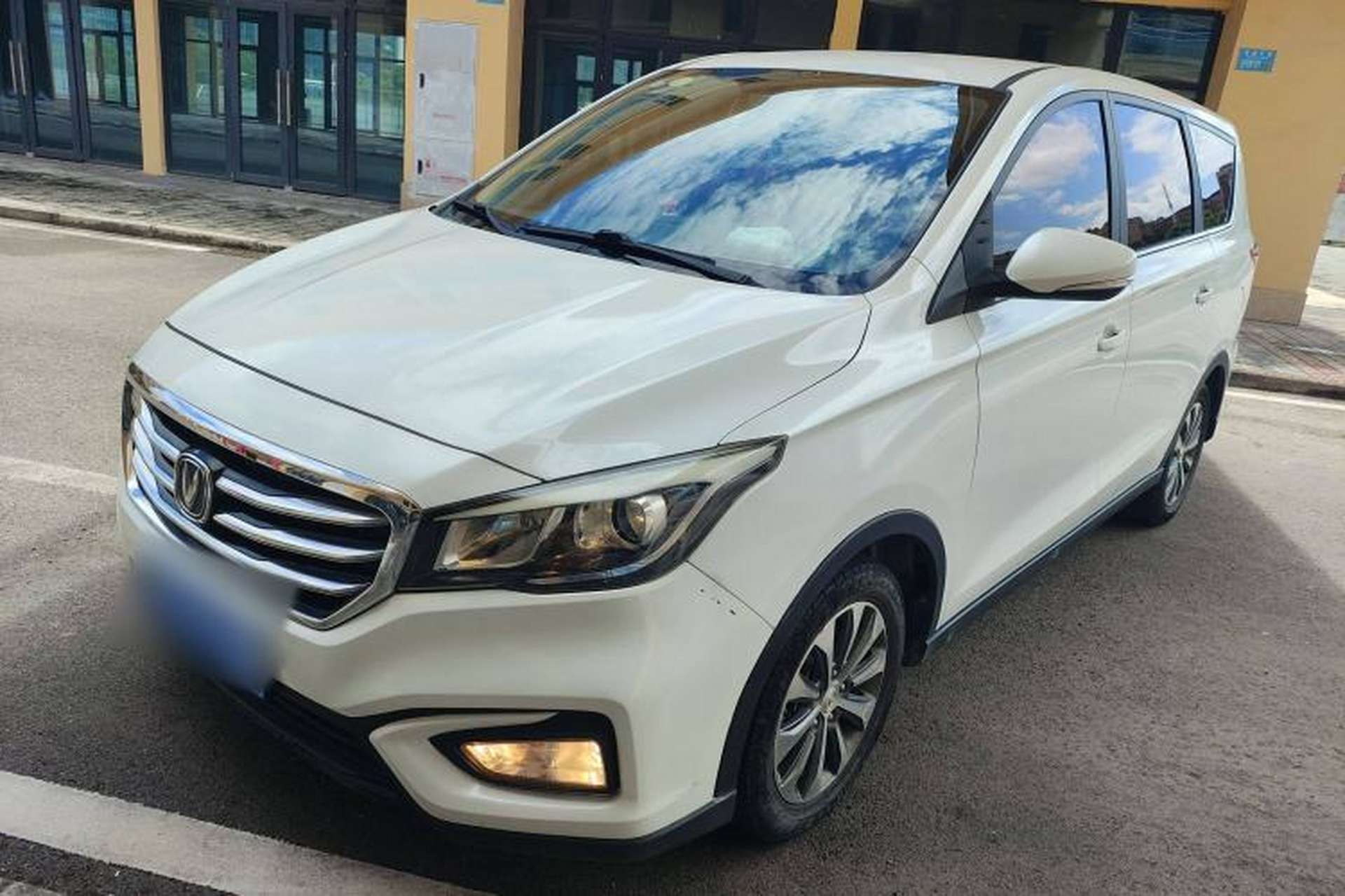 Used CHANGAN Lingxuan 2017 1.6L Manual Happiness Edition Front Left 45 Deg