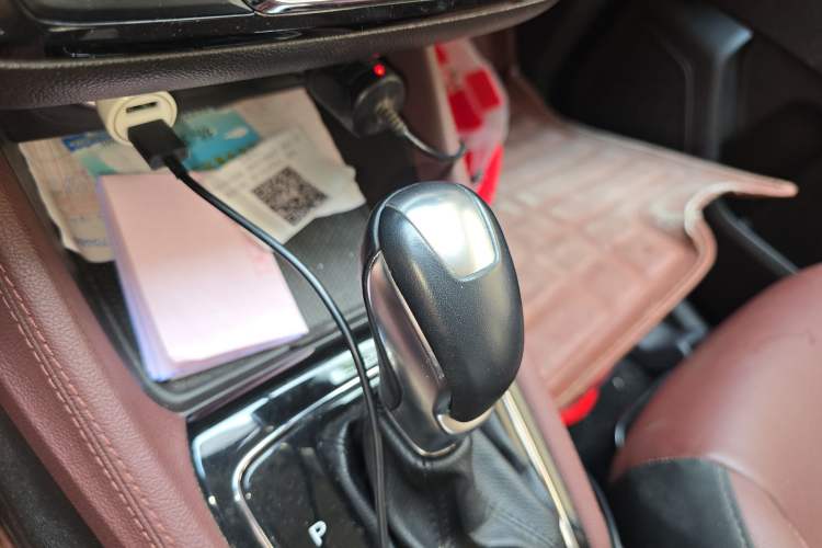 Used CHANGAN Lingxuan 2017 1.5T Automatic Lehuo Happy Edition Gear Lever