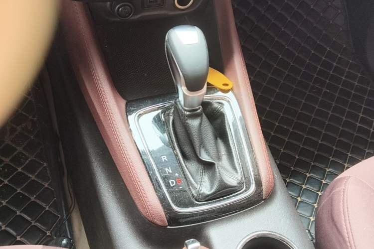 Used CHANGAN Lingxuan 2017 1.5T Automatic Lehuo Progressive Model Gear Lever