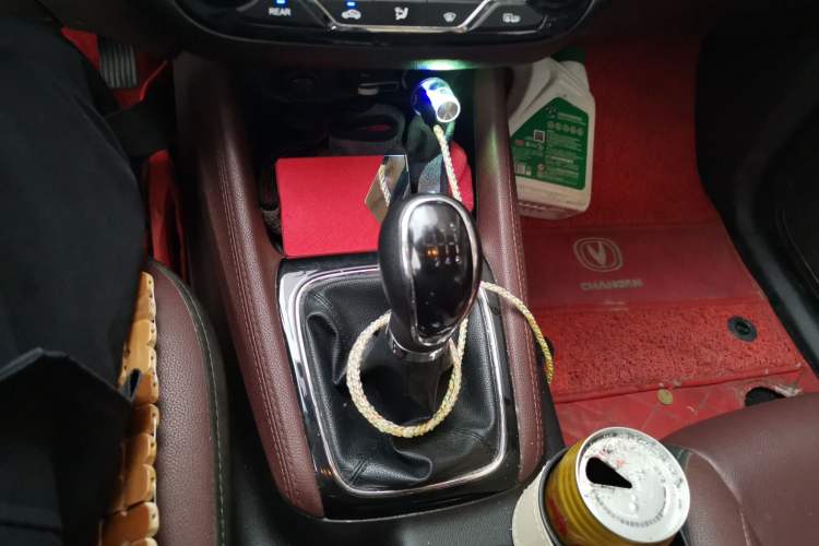 Used CHANGAN Lingxuan 2017 1.5T Manual Joyful & Happy Model Gear Lever