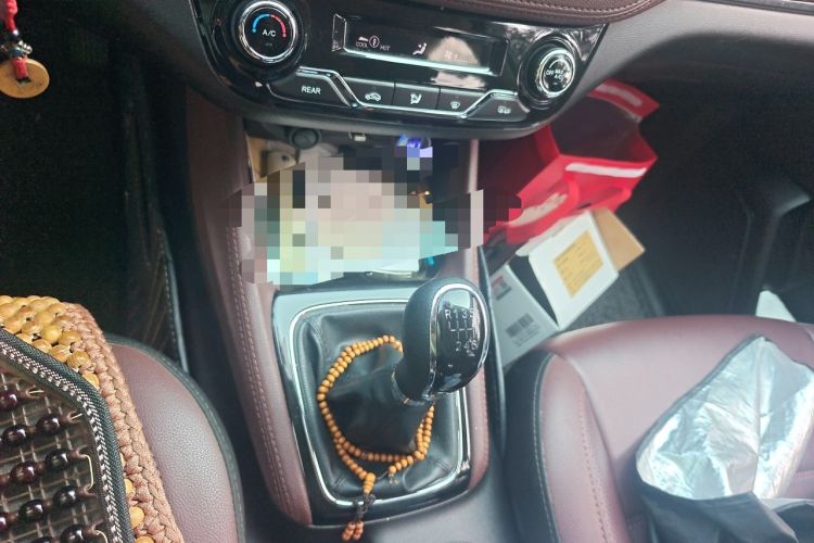 Used CHANGAN Lingxuan 2017 1.5T Manual Joyful & Happy Model Gear Lever