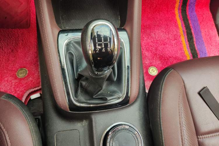 Used CHANGAN Lingxuan 2017 1.6L Manual Happiness Edition Gear Lever