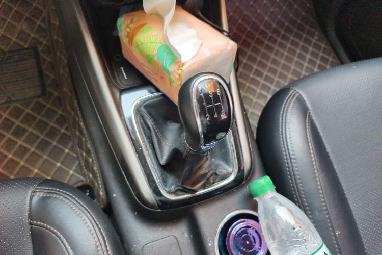 Used CHANGAN Lingxuan 2017 1.6L Manual Entry-Level Model Gear Lever