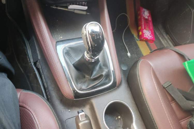 Used CHANGAN Lingxuan 2017 1.5T Manual Joyful & Happy Model Gear Lever