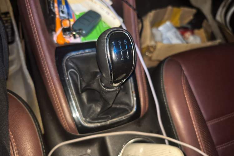 Used CHANGAN Lingxuan 2017 1.6L Manual Elite Model Gear Lever