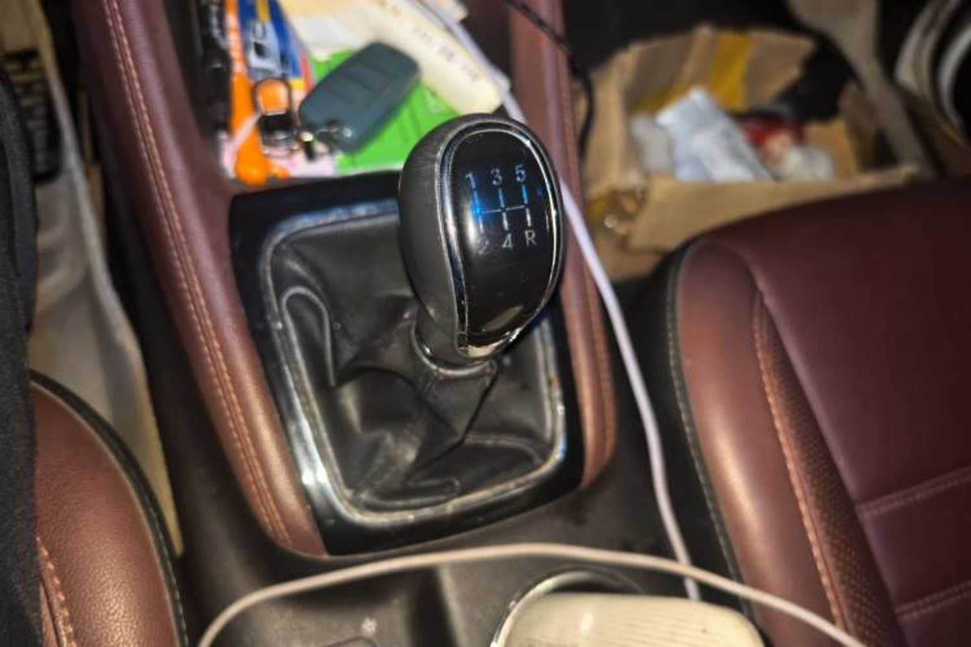 Used CHANGAN Lingxuan 2017 1.6L Manual Elite Model Gear Lever