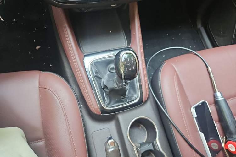 Used CHANGAN Lingxuan 2017 1.6L Manual Happiness Edition Gear Lever