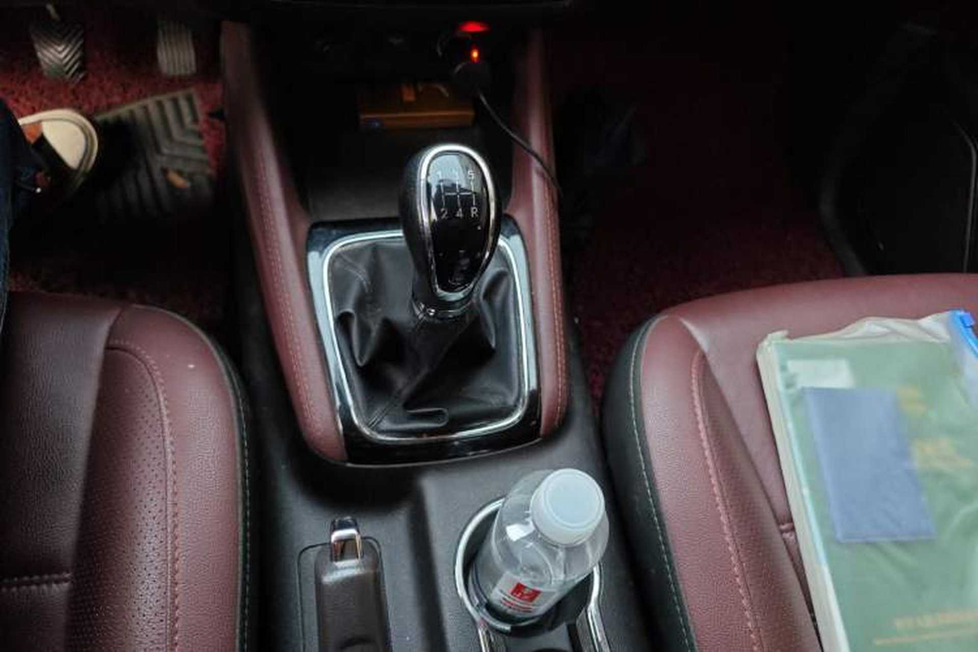 Used CHANGAN Lingxuan 2017 1.6L Manual Happiness Edition Gear Lever