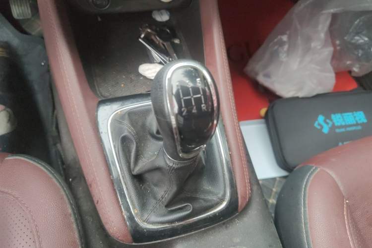 Used CHANGAN Lingxuan 2017 1.6L Manual Elite Model Gear Lever