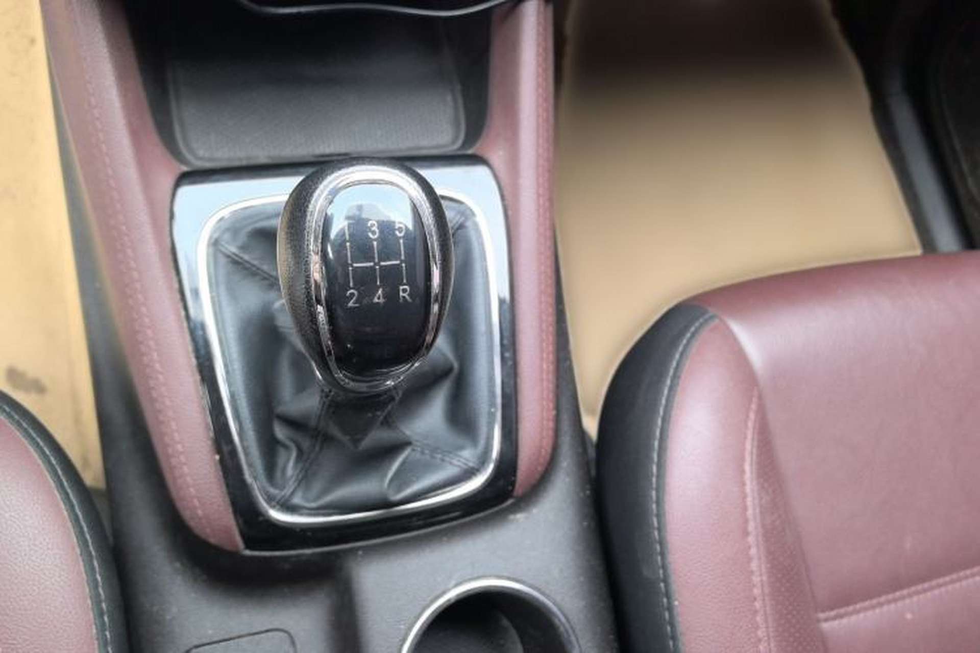 Used CHANGAN Lingxuan 2017 1.6L Manual Happiness Edition Gear Lever