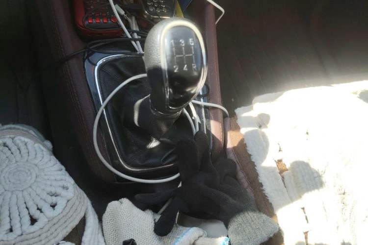 Used CHANGAN Lingxuan 2017 1.6L Manual Happiness Edition Gear Lever