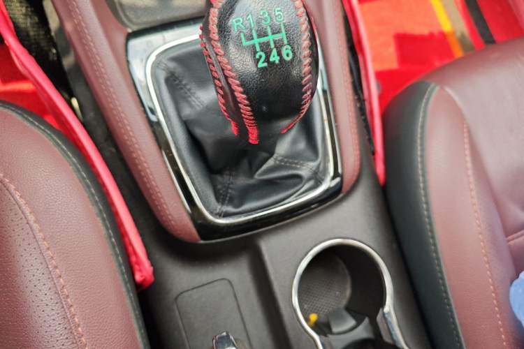 Used CHANGAN Lingxuan 2017 1.5T Manual Joyful & Happy Model Gear Lever