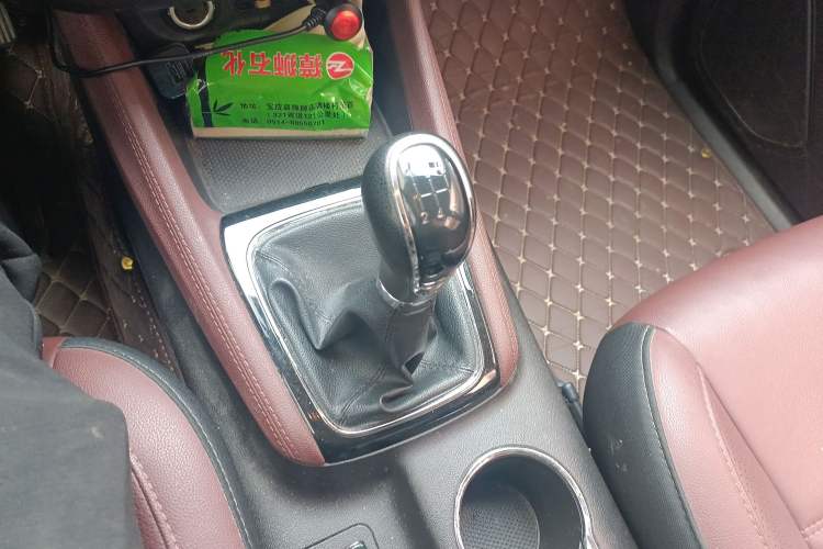 Used CHANGAN Lingxuan 2017 1.6L Manual Happiness Edition Gear Lever