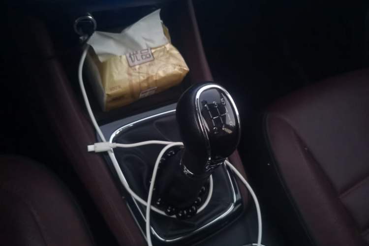 Used CHANGAN Lingxuan 2017 1.6L Manual Elite Model Gear Lever