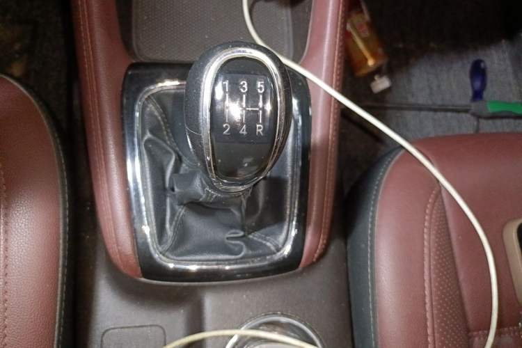 Used CHANGAN Lingxuan 2017 1.6L Manual Happiness Edition Gear Lever