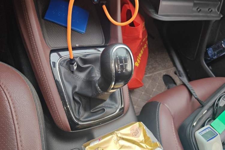 Used CHANGAN Lingxuan 2017 1.6L Manual Happiness Edition Gear Lever