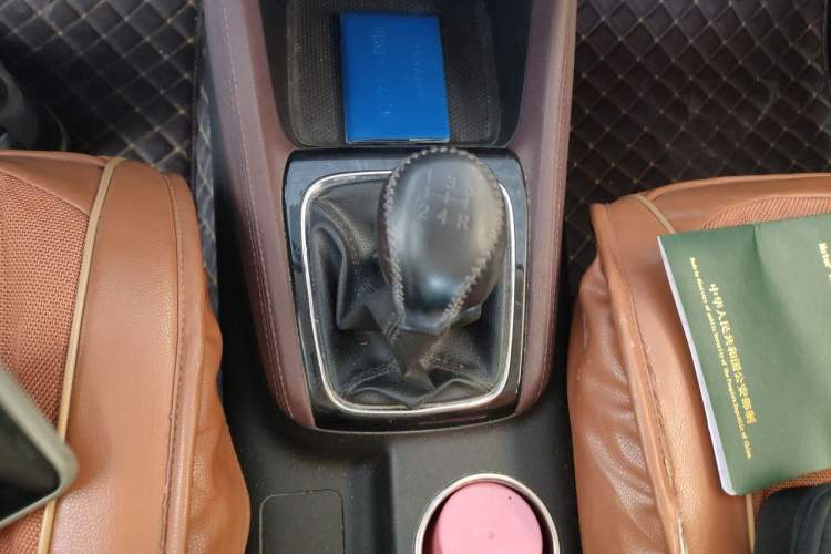 Used CHANGAN Lingxuan 2017 1.6L Manual Happiness Edition Gear Lever