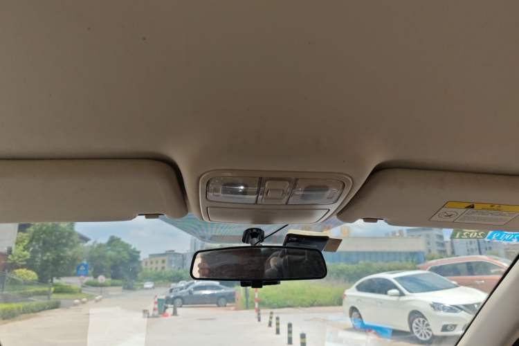 Used CHANGAN Lingxuan 2017 1.5T Manual Joyful & Happy Model Headliner